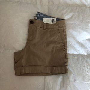 Banana Republic city chino shorts size 0.
